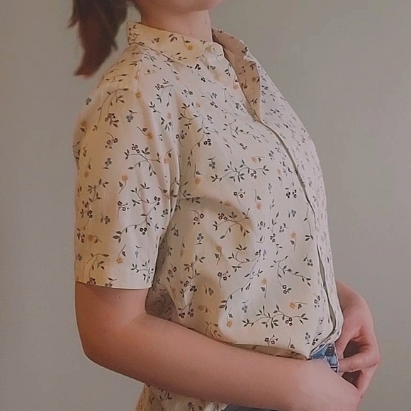 Northern Reflections Tops - VINTAGE Northern reflections floral button down size medium